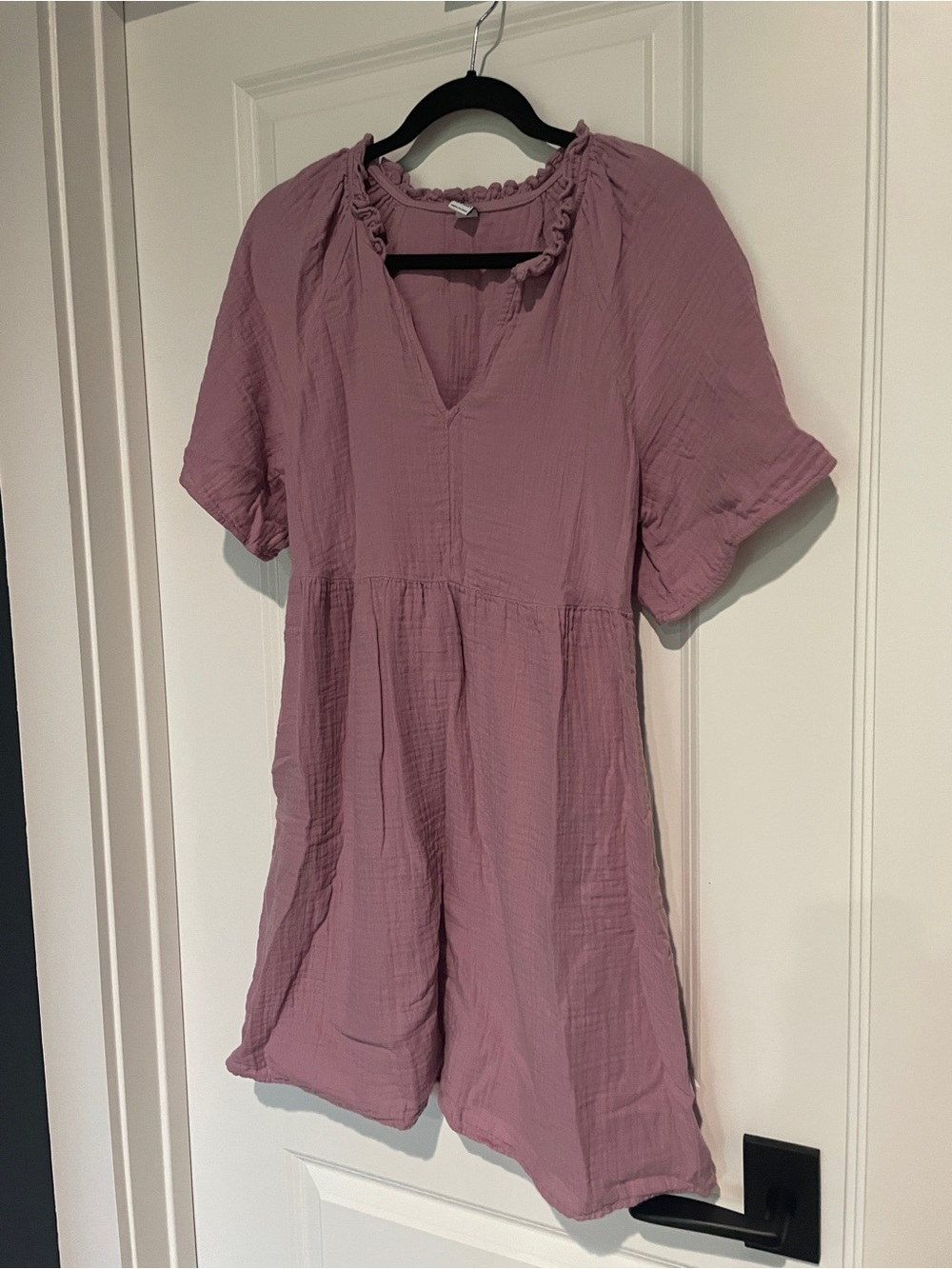 Old Navy Mauve Short Sleeve Crinkle V-Neck Dress